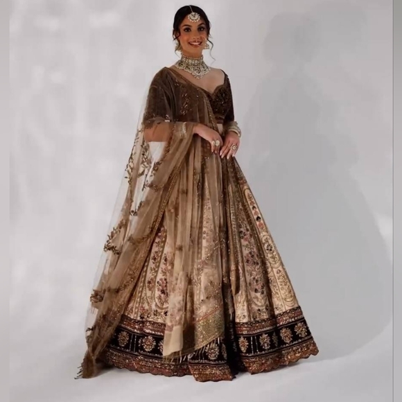 brown garba dress Traditional Navratri Garba Indian Bandhani Print Women Gown Dress – mahezon